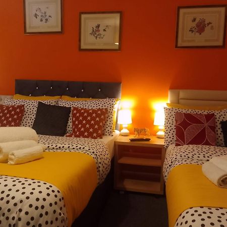 Cosy Stay In Walsall By Ideal Home Bloxwich Dış mekan fotoğraf