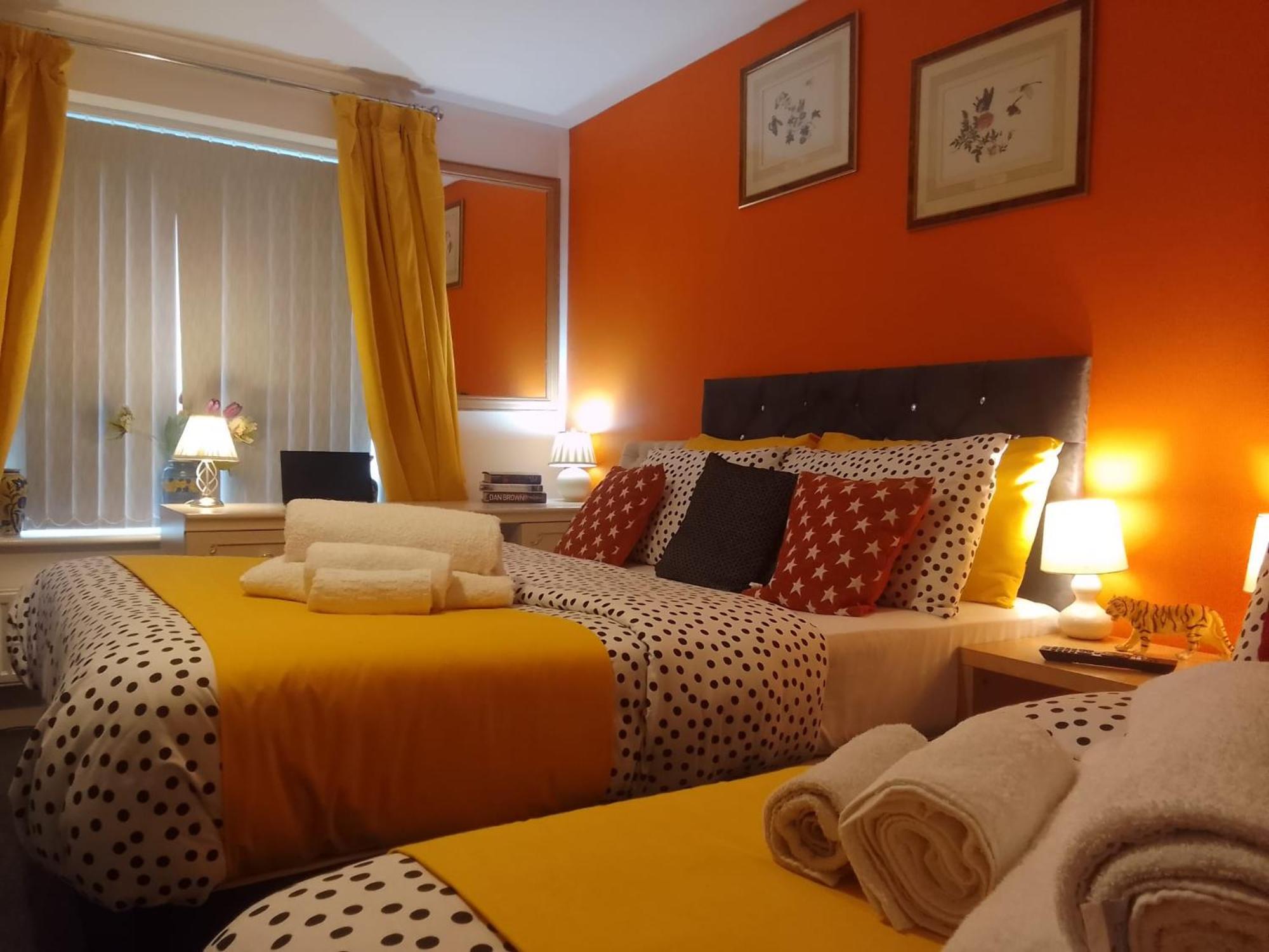 Cosy Stay In Walsall By Ideal Home Bloxwich Dış mekan fotoğraf