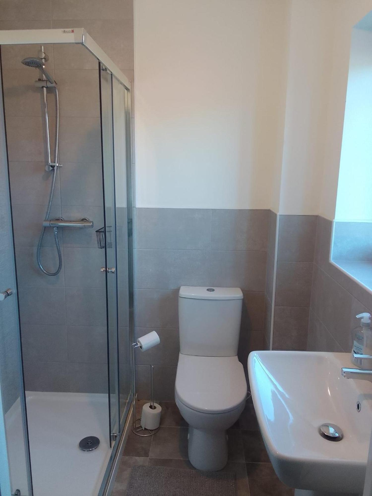 Cosy Stay In Walsall By Ideal Home Bloxwich Dış mekan fotoğraf