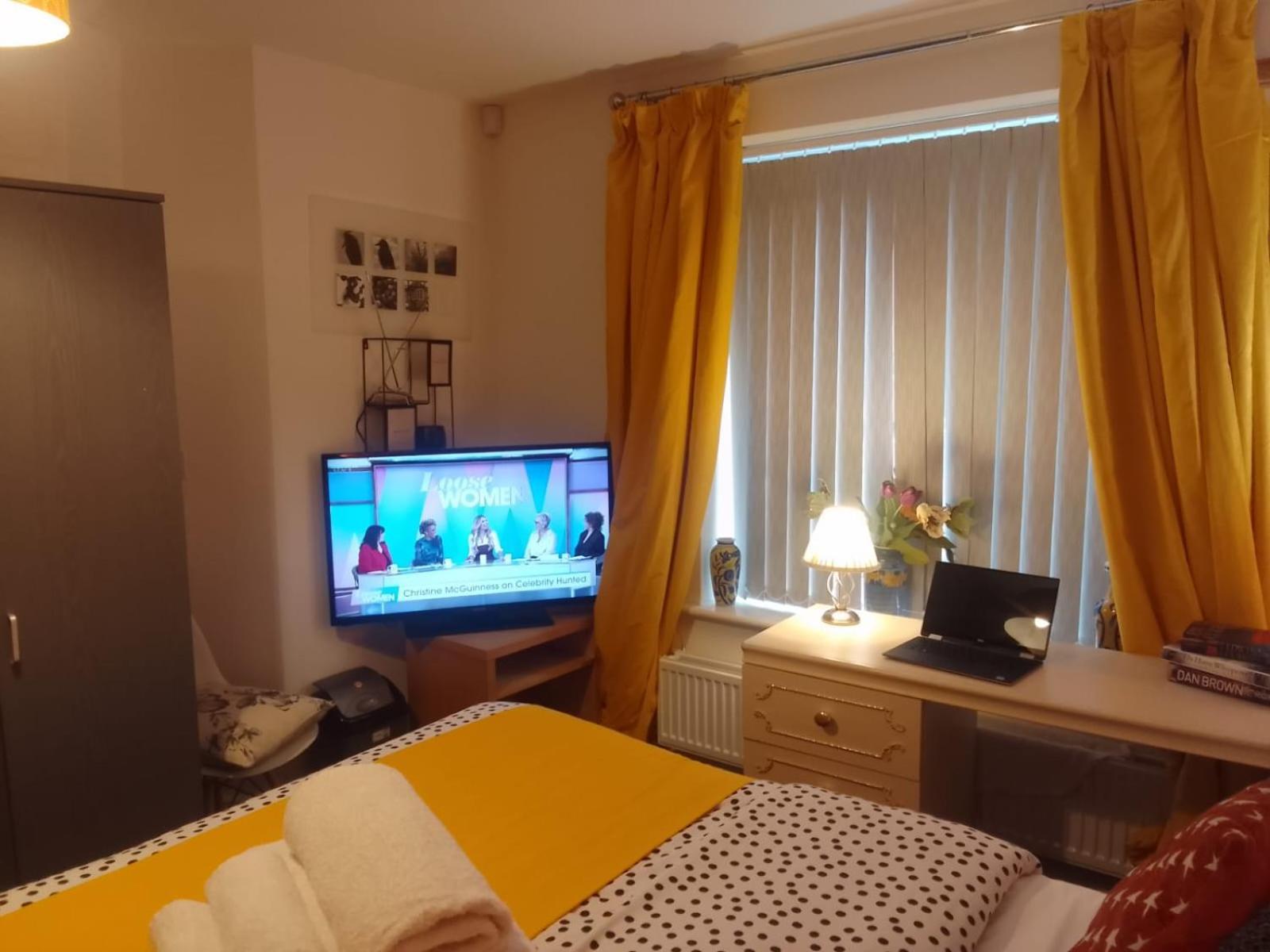 Cosy Stay In Walsall By Ideal Home Bloxwich Dış mekan fotoğraf