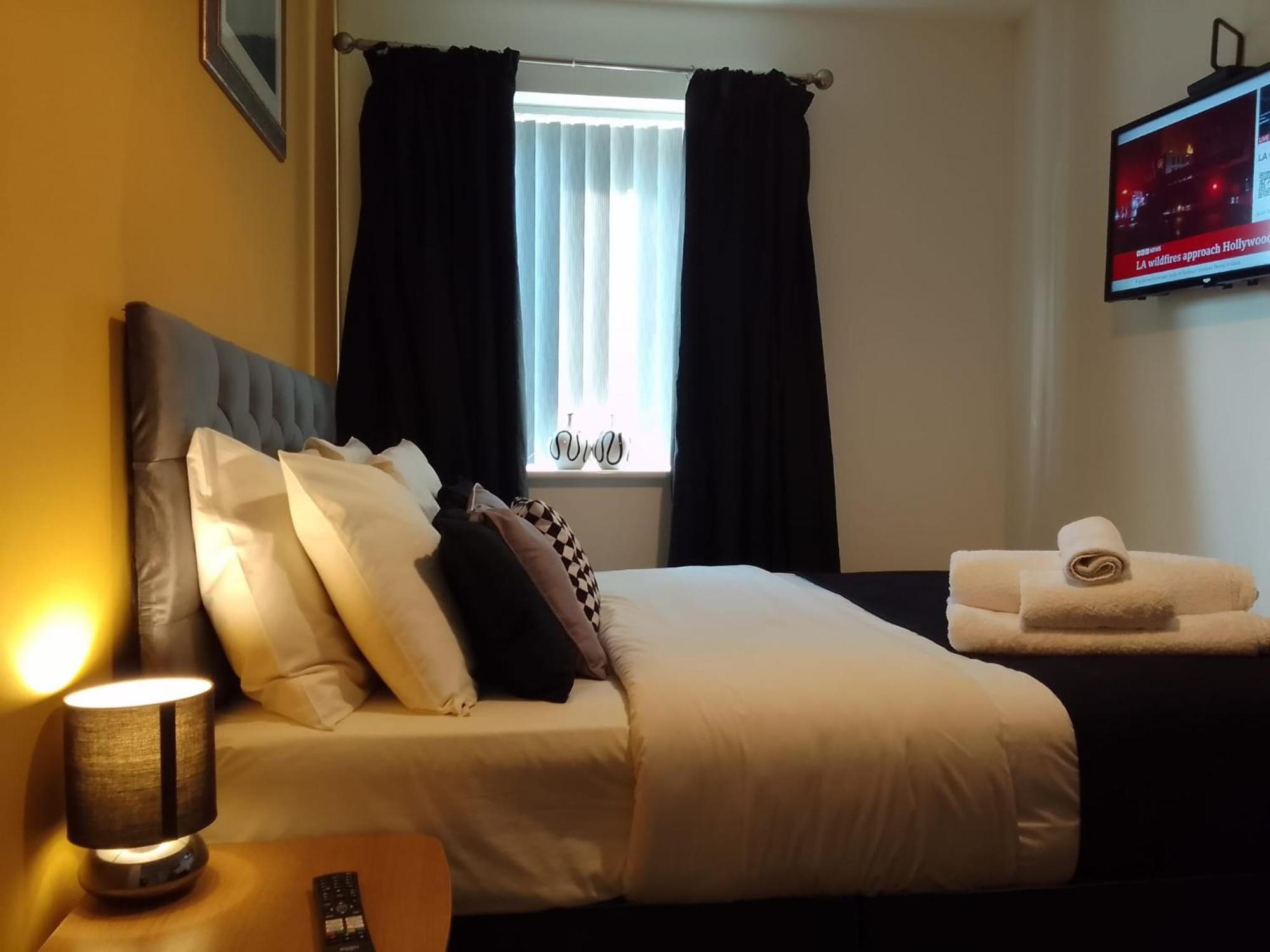 Cosy Stay In Walsall By Ideal Home Bloxwich Dış mekan fotoğraf