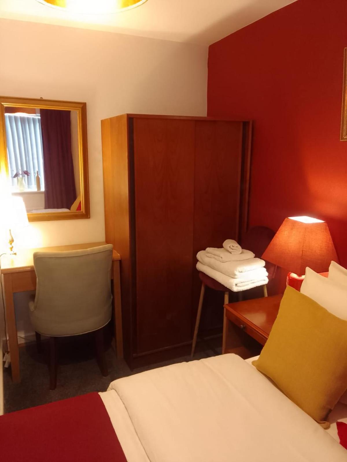 Cosy Stay In Walsall By Ideal Home Bloxwich Dış mekan fotoğraf