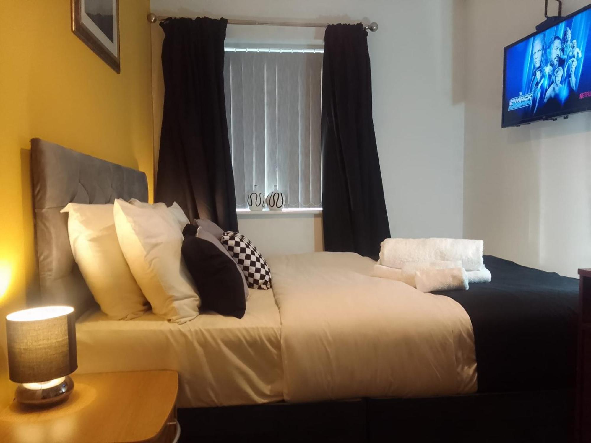 Cosy Stay In Walsall By Ideal Home Bloxwich Dış mekan fotoğraf